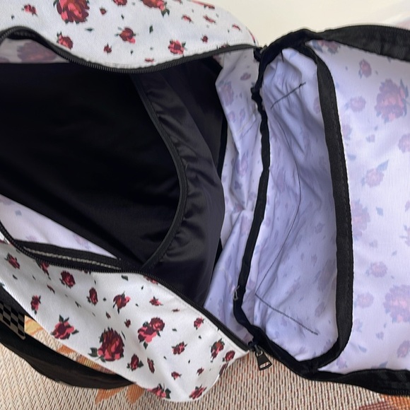VANS Ranger 2 Prints Roses White Women's Backpack VN0A7UFM3KS
NWT - Picture 9 of 16